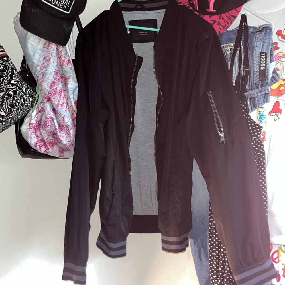 Small black no boundaries jacket